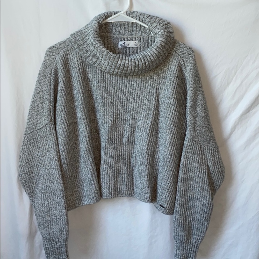 Turtle neck Hollister sweater size: S